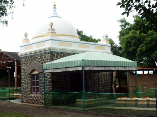 Meher Baba's Samadhi, Meherabad Hill