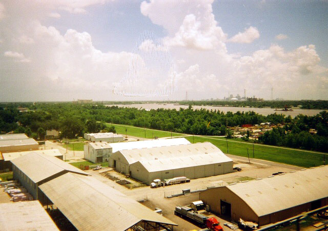 New Orleans by the river
